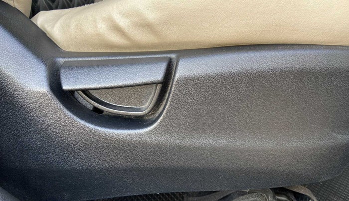 2019 Hyundai NEW SANTRO SPORTZ MT, Petrol, Manual, 23,942 km, Driver Side Adjustment Panel