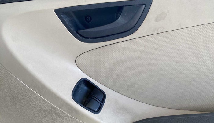 2018 Hyundai Eon ERA +, Petrol, Manual, 27,906 km, Driver Side Door Panels Control