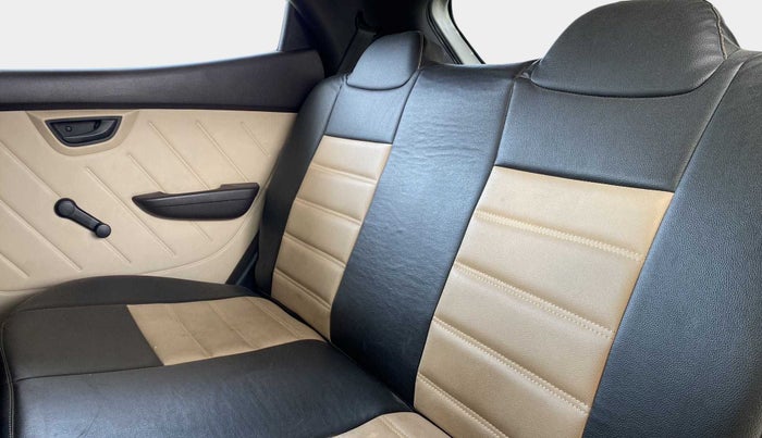 2018 Hyundai Eon ERA +, Petrol, Manual, 27,906 km, Right Side Rear Door Cabin