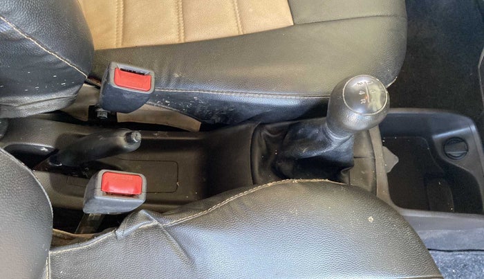 2018 Hyundai Eon ERA +, Petrol, Manual, 27,906 km, Gear Lever