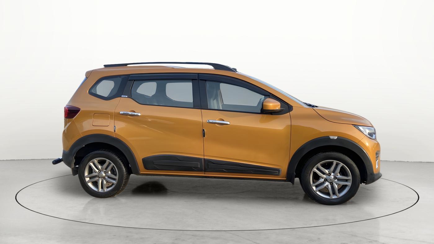 2020 Renault TRIBER RXZ, Petrol, Manual, 24,194 km, Right Side View