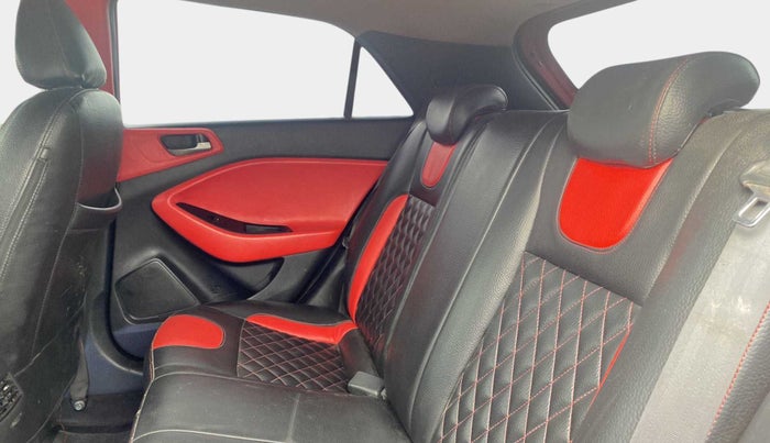 2017 Hyundai Elite i20 ASTA 1.2 (O), Petrol, Manual, 1,15,054 km, Right Side Rear Door Cabin
