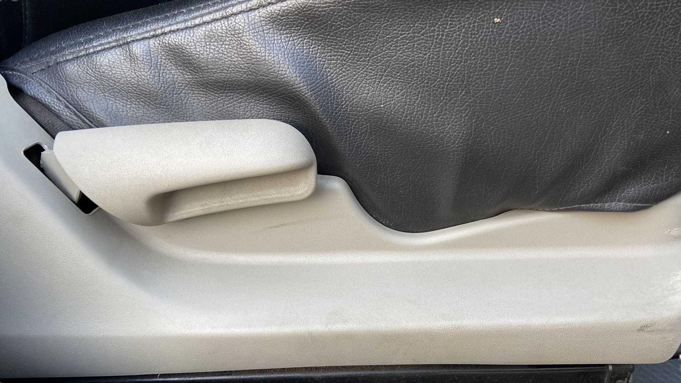 2015 Maruti Celerio VXI, Petrol, Manual, 1,14,574 km, Driver Side Adjustment Panel