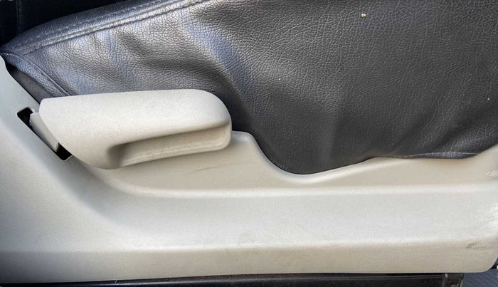 2015 Maruti Celerio VXI, Petrol, Manual, 1,14,574 km, Driver Side Adjustment Panel