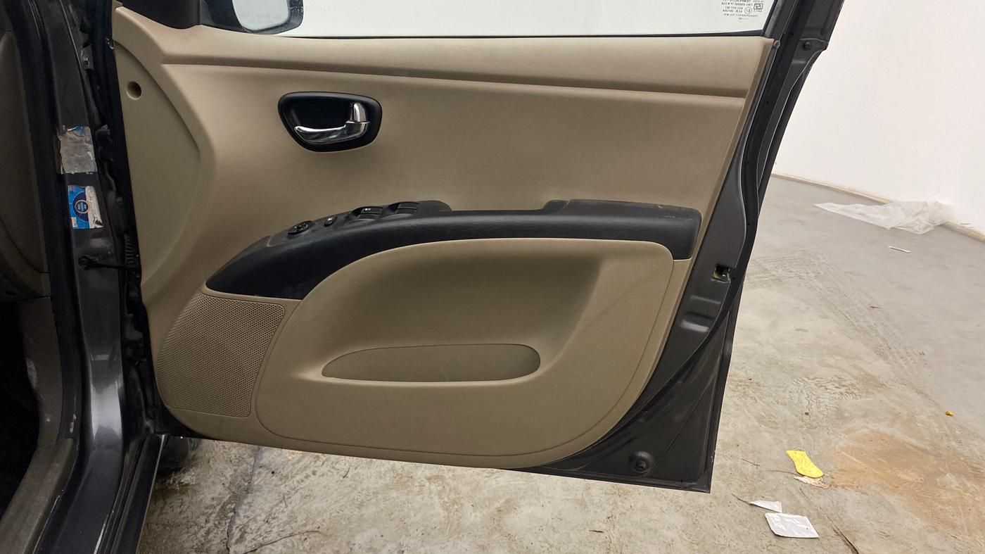 2013 Hyundai i10 MAGNA 1.2, Petrol, Manual, 59,587 km, Driver Side Door Panels Control
