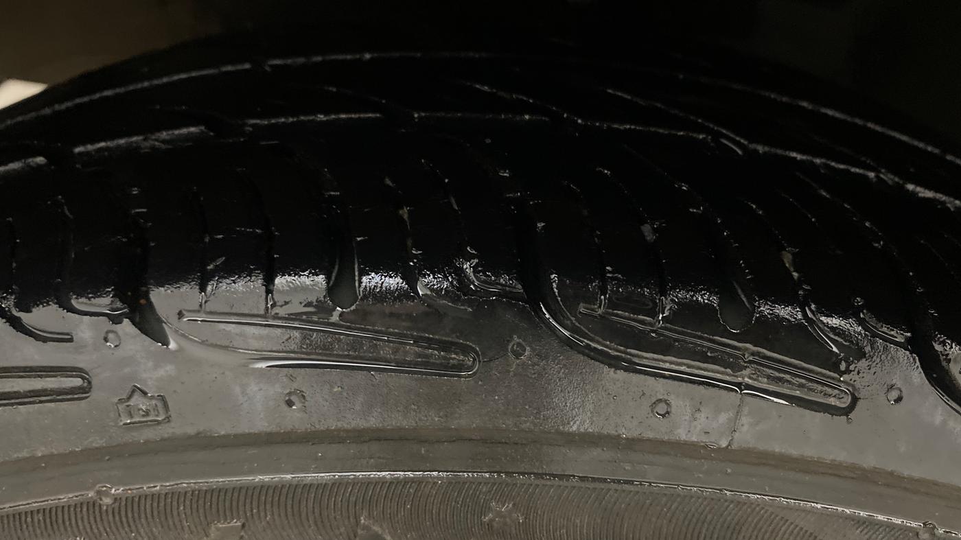 2013 Hyundai i10 MAGNA 1.2, Petrol, Manual, 59,587 km, Left Front Tyre Tread