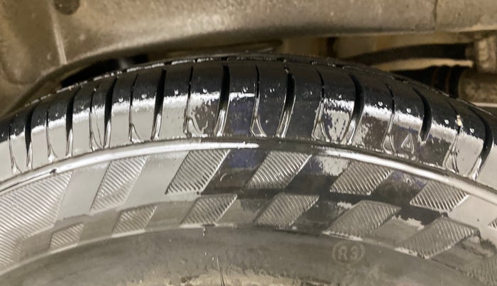 2017 Maruti Alto 800 LXI, Petrol, Manual, 73,864 km, Left Rear Tyre Tread