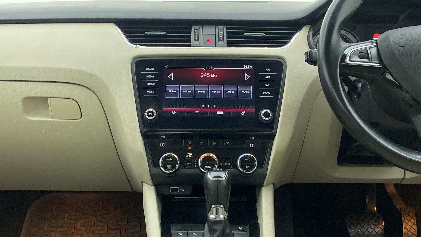 2018 Skoda Octavia LK 1.8 TSI AT, Petrol, Automatic, 67,602 km, Air Conditioner
