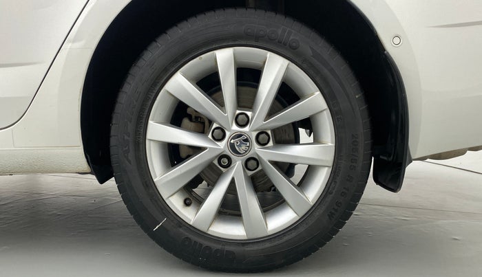 2018 Skoda Octavia LK 1.8 TSI AT, Petrol, Automatic, 67,602 km, Left Rear Wheel