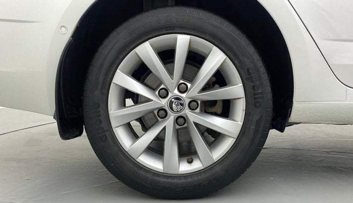 2018 Skoda Octavia LK 1.8 TSI AT, Petrol, Automatic, 67,602 km, Right Rear Wheel