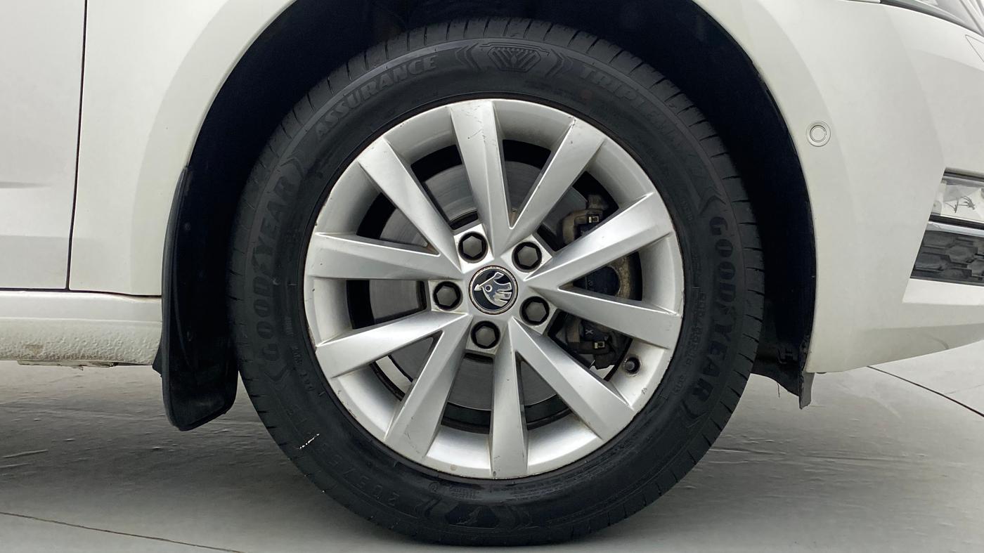 2018 Skoda Octavia LK 1.8 TSI AT, Petrol, Automatic, 67,602 km, Right Front Wheel