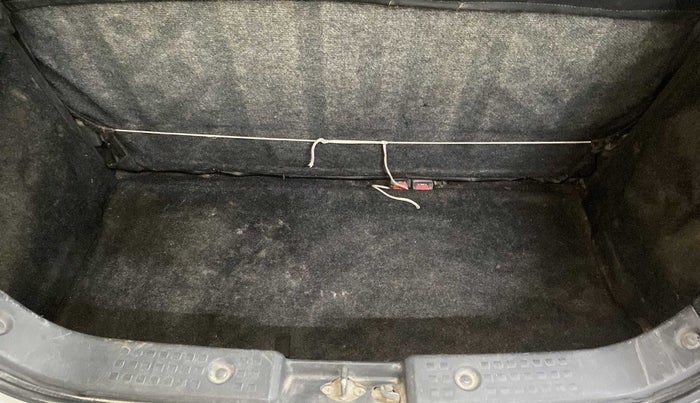 2010 Maruti Swift VXI, Petrol, Manual, 92,339 km, Boot Inside