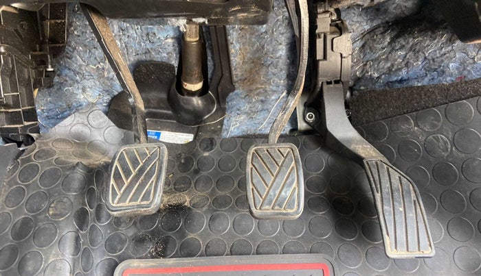 2017 Maruti Vitara Brezza ZDI PLUS, Diesel, Manual, 69,004 km, Pedals