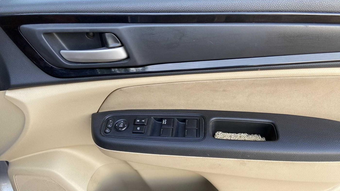 2020 Honda Amaze 1.2L I-VTEC VX, Petrol, Manual, 31,489 km, Driver Side Door Panels Control