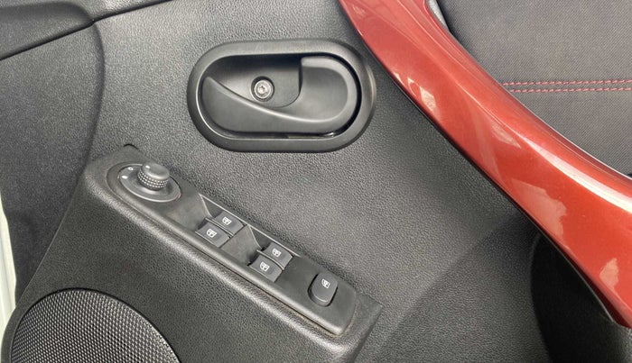 2018 Renault Duster RXS CVT, Petrol, Automatic, 42,635 km, Driver Side Door Panels Control