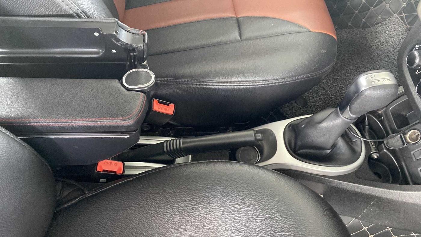 2018 Renault Duster RXS CVT, Petrol, Automatic, 42,635 km, Gear Lever