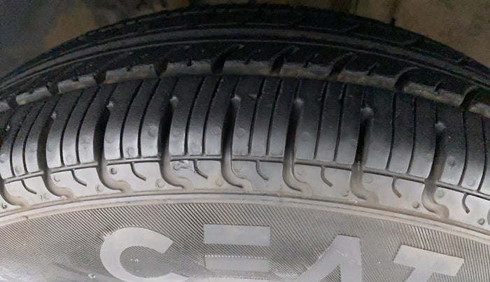 2018 Renault Kwid CLIMBER 1.0 AMT, Petrol, Automatic, 55,873 km, Right Front Tyre Tread