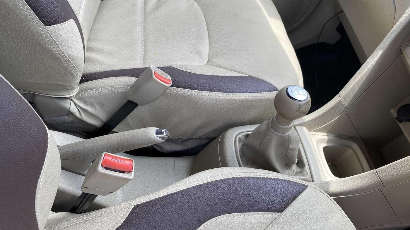 2016 Maruti Ertiga VXI, Petrol, Manual, 29,462 km, Gear Lever