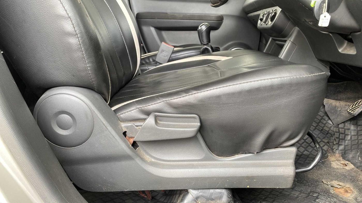 2010 Maruti Swift VXI, Petrol, Manual, 90,917 km, Driver Side Adjustment Panel