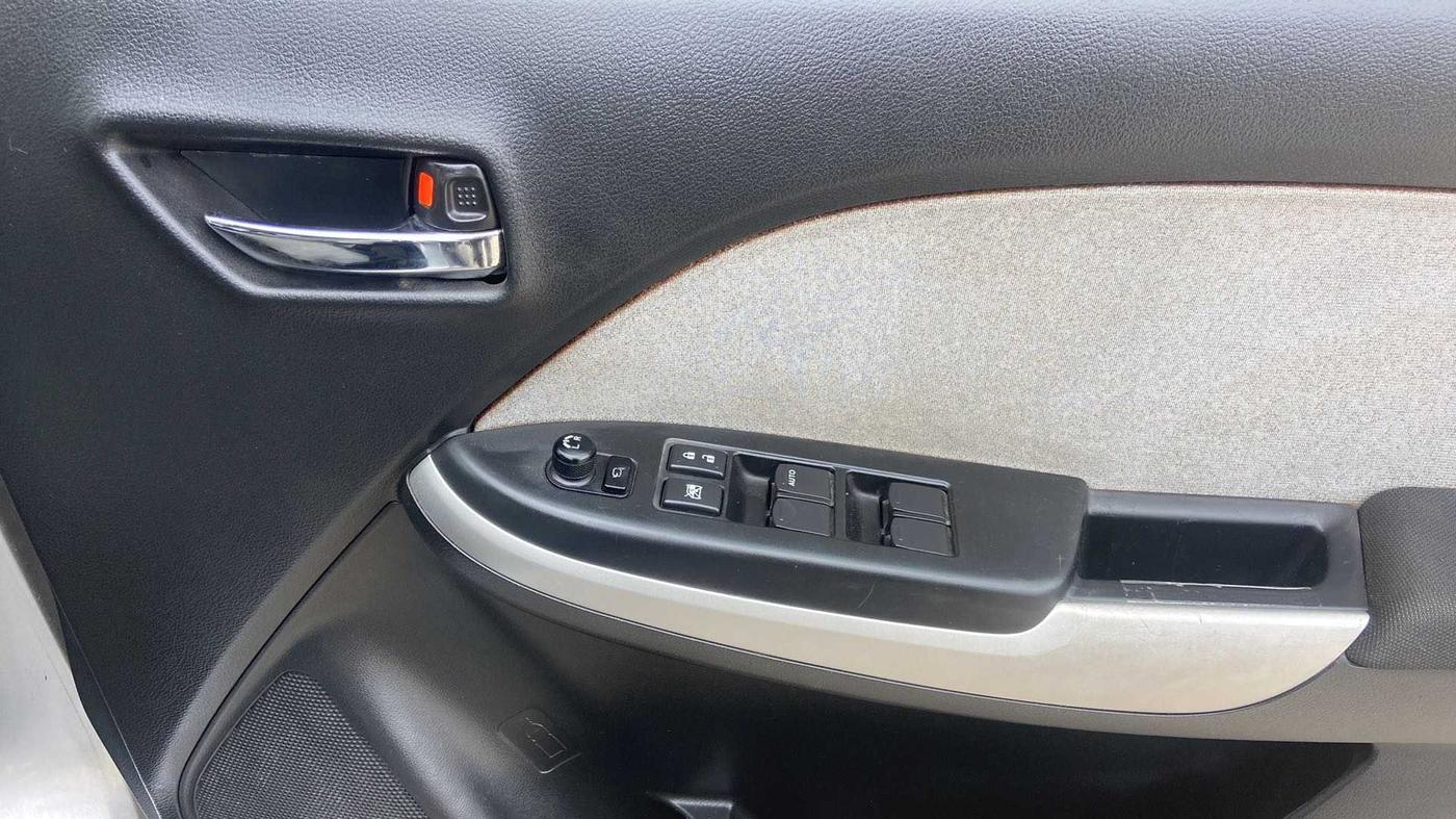 2016 Maruti Baleno DELTA CVT PETROL 1.2, Petrol, Automatic, 67,472 km, Driver Side Door Panels Control