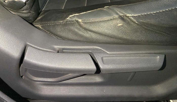 2019 Hyundai GRAND I10 NIOS SPORTZ AMT 1.2 KAPPA VTVT, Petrol, Automatic, 28,778 km, Driver Side Adjustment Panel