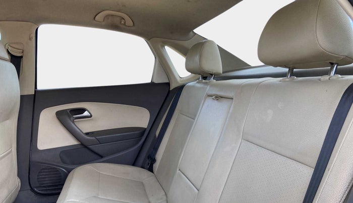 2013 Volkswagen Vento HIGHLINE DIESEL 1.6, Diesel, Manual, 1,15,069 km, Right Side Rear Door Cabin