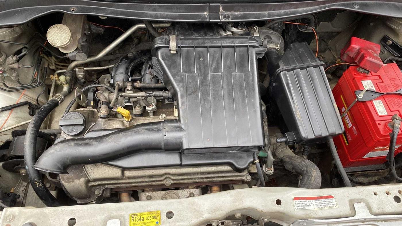 2010 Maruti Swift LXI, Petrol, Manual, 71,156 km, Open Bonet
