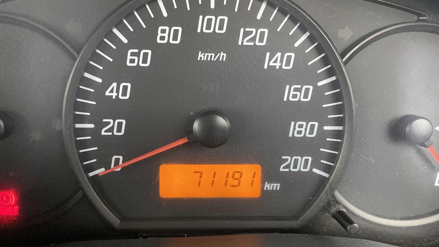 2010 Maruti Swift LXI, Petrol, Manual, 71,156 km, Odometer Image
