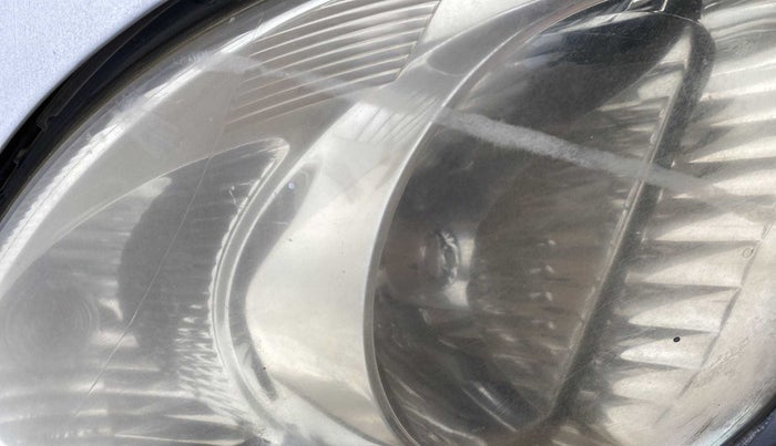 2010 Maruti Swift LXI, Petrol, Manual, 71,156 km, Right tail light - Minor scratches