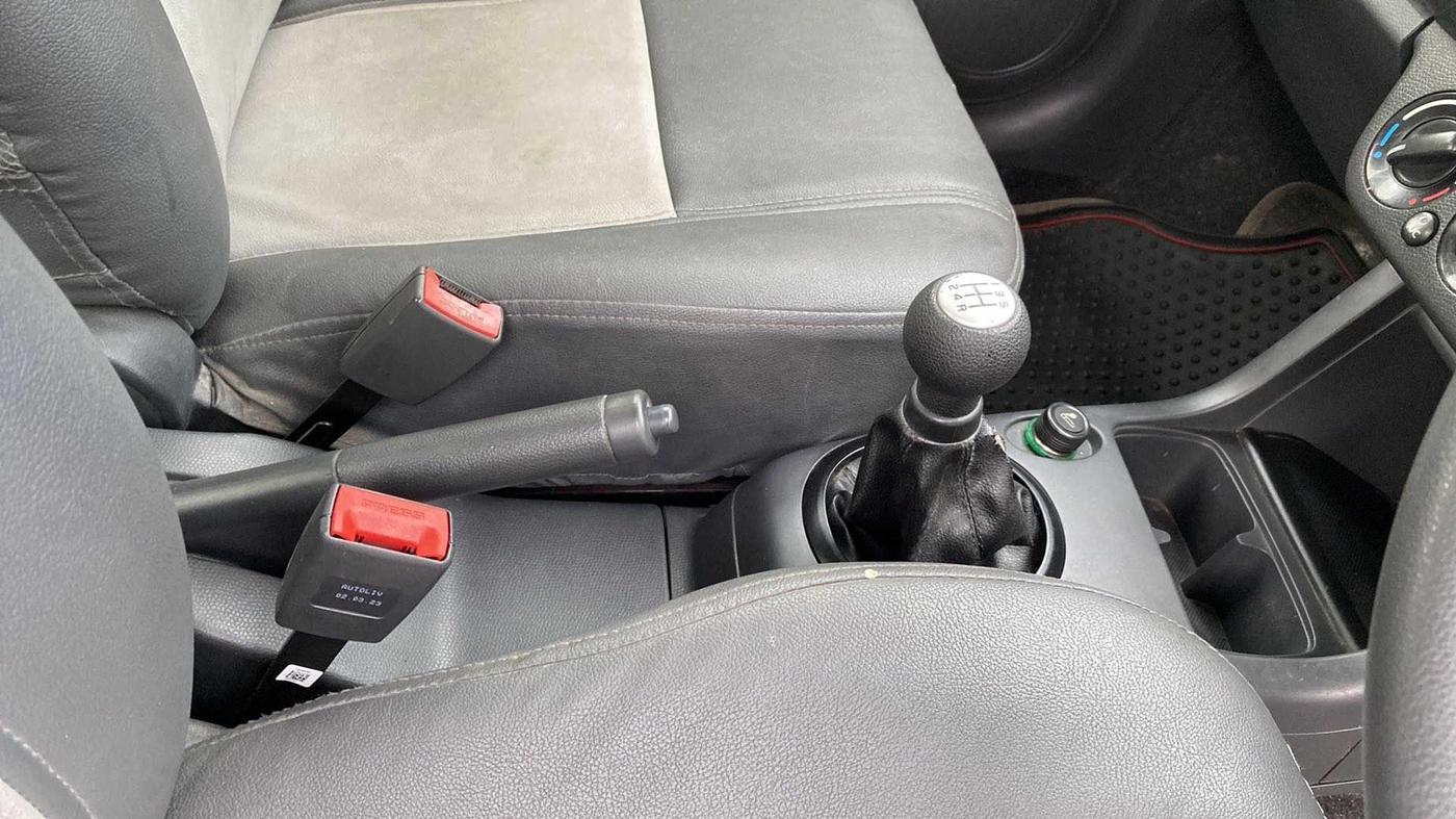 2010 Maruti Swift LXI, Petrol, Manual, 71,156 km, Gear Lever