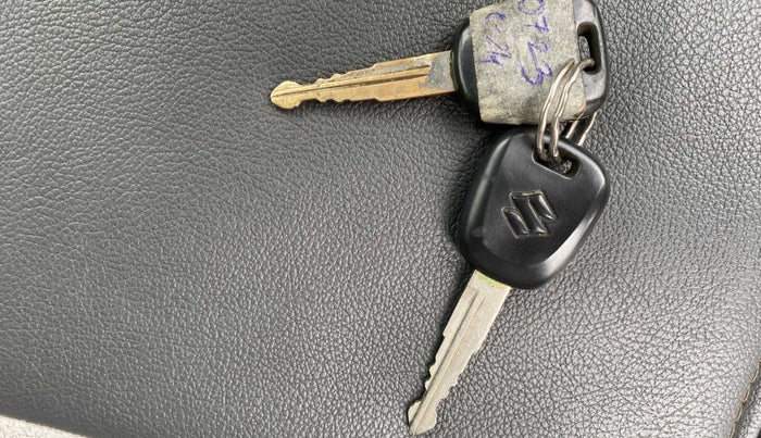 2010 Maruti Swift LXI, Petrol, Manual, 71,156 km, Key Close Up
