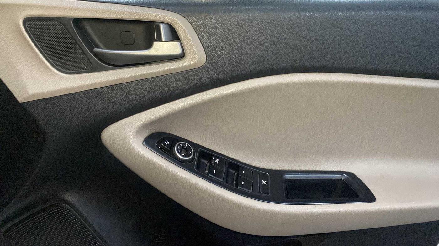 2015 Hyundai Elite i20 ASTA 1.2, Petrol, Manual, 92,906 km, Driver Side Door Panels Control