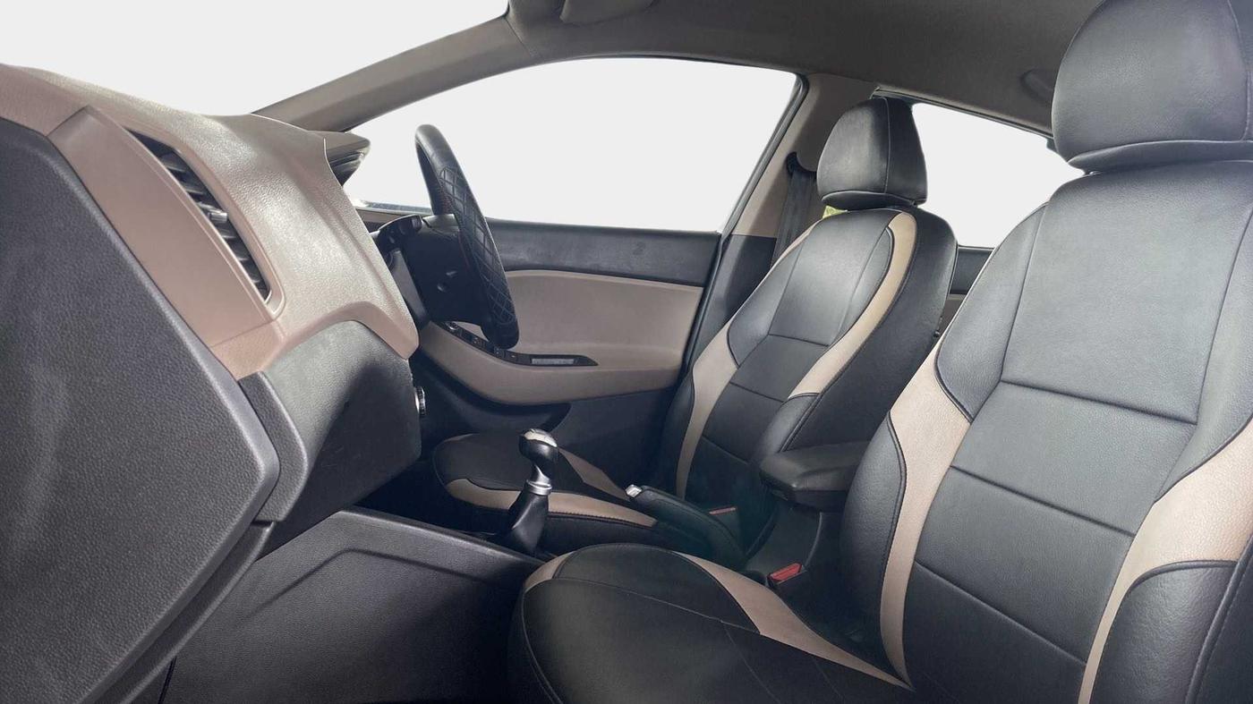 2014 Hyundai Elite i20 SPORTZ 1.2 (O), Petrol, Manual, 94,133 km, Right Side Front Door Cabin