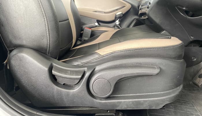 2014 Hyundai Elite i20 SPORTZ 1.2 (O), Petrol, Manual, 94,133 km, Driver Side Adjustment Panel