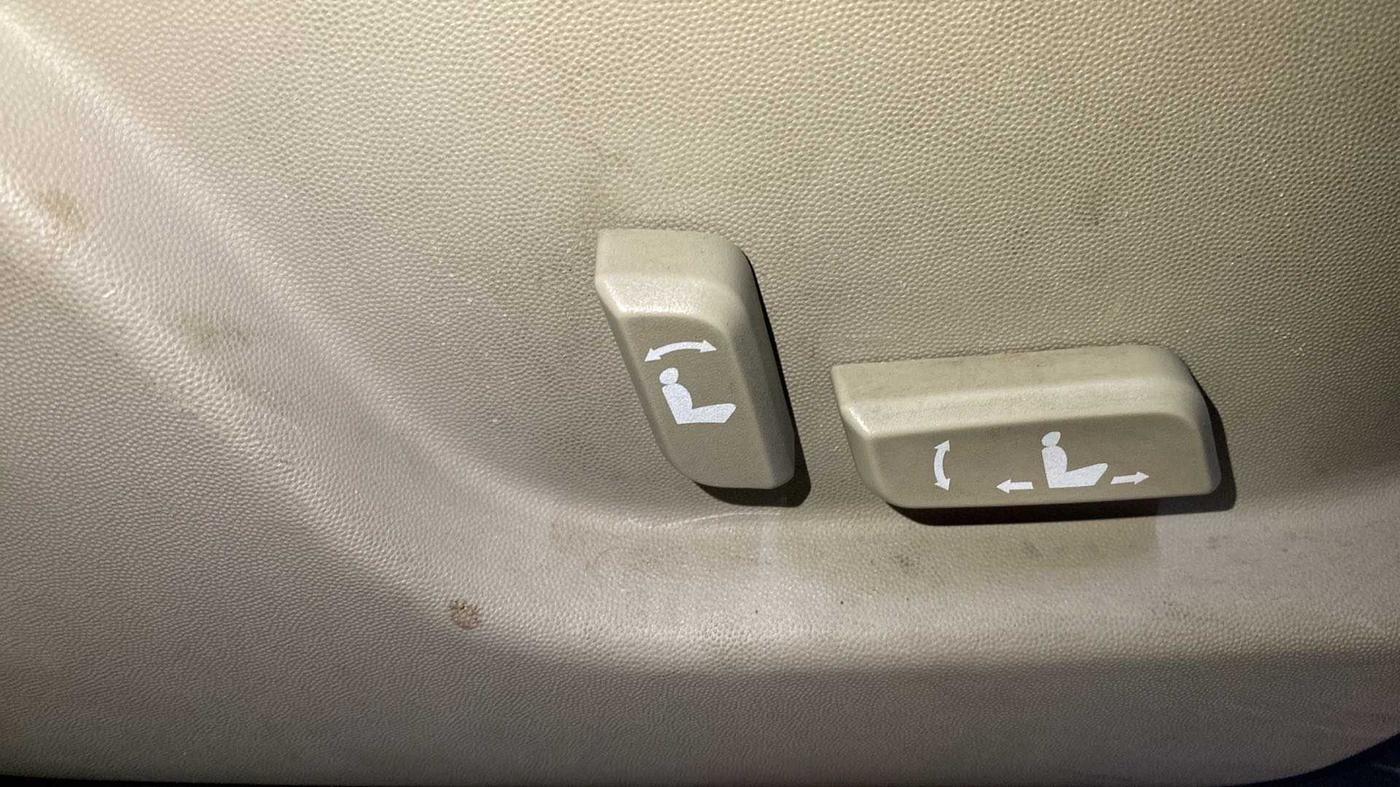 2015 Mahindra XUV500 W10, Diesel, Manual, 91,571 km, Driver Side Adjustment Panel