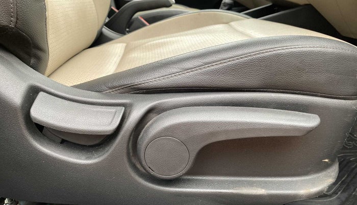 2018 Hyundai Verna 1.6 VTVT SX (O) AT, Petrol, Automatic, 25,314 km, Driver Side Adjustment Panel