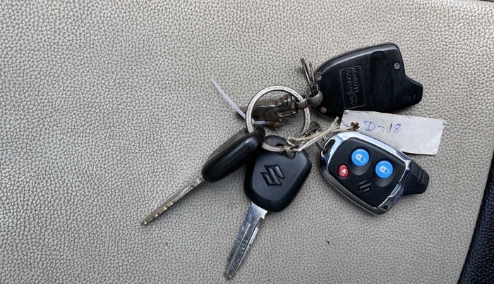2016 Maruti Alto 800 LXI, Petrol, Manual, 39,492 km, Key Close Up