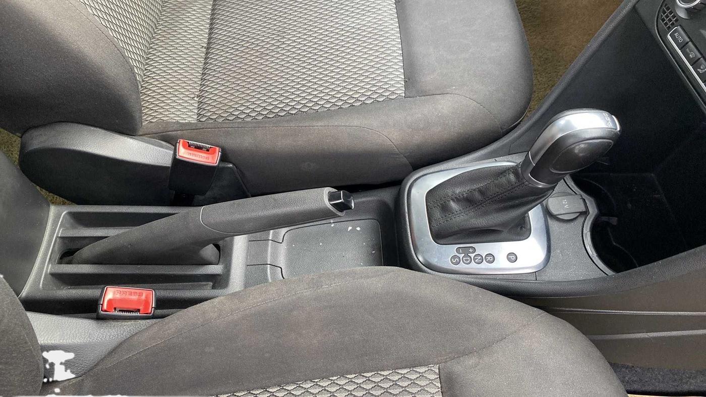 2016 Volkswagen Vento COMFORTLINE 1.2 TSI AT, Petrol, Automatic, 92,116 km, Gear Lever