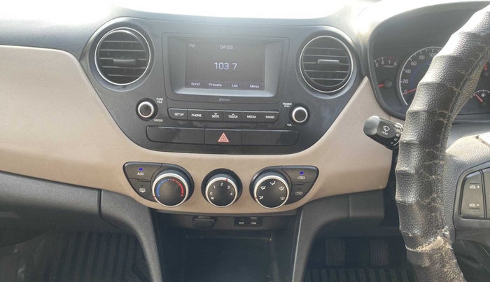 2017 Hyundai Grand i10 SPORTZ 1.2 KAPPA VTVT, Petrol, Manual, 39,176 km, Infotainment System