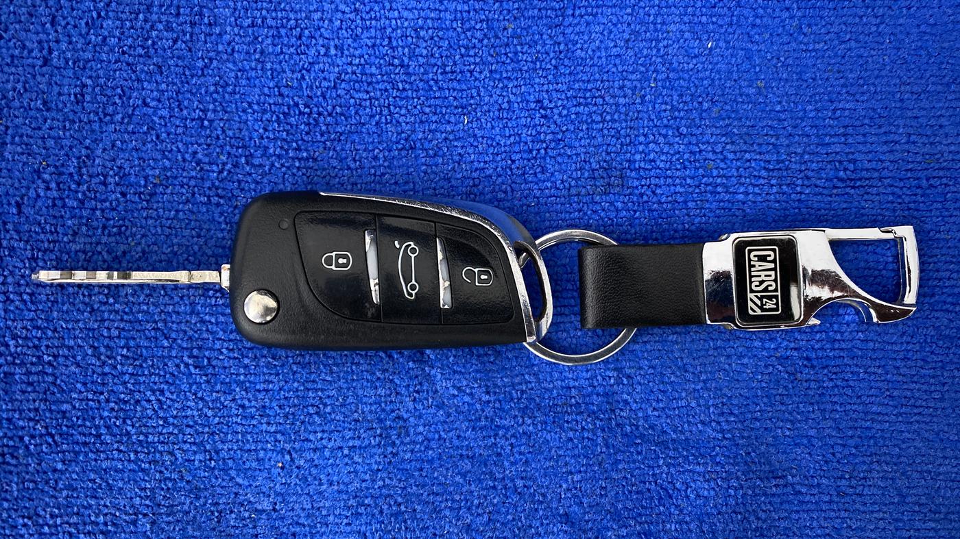 2021 Nissan MAGNITE XE, Petrol, Manual, 33,921 km, Key Close Up