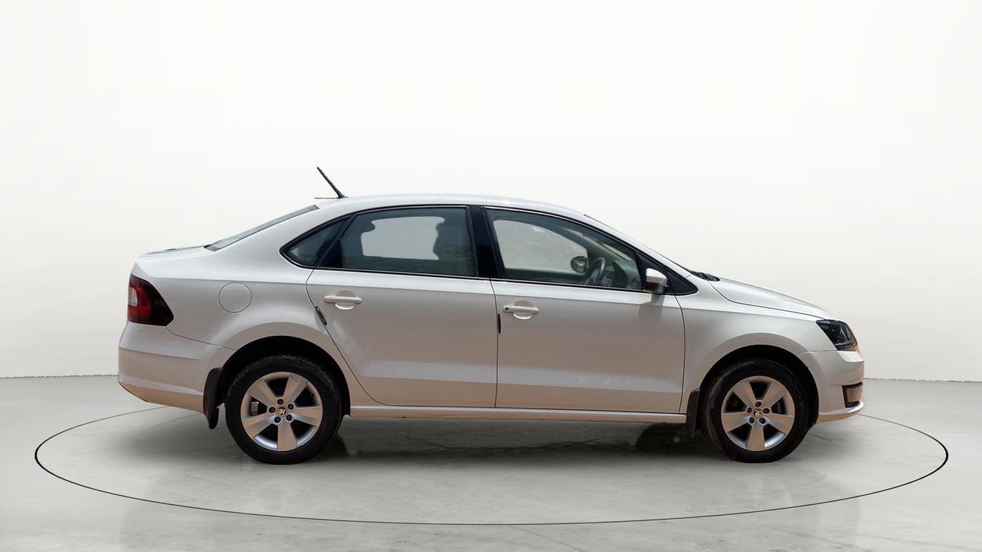 2019 Skoda Rapid AMBITION 1.6 MPI AT, Petrol, Automatic, 19,355 km, Right Side View