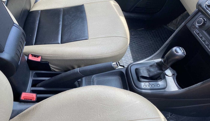 2019 Skoda Rapid AMBITION 1.6 MPI AT, Petrol, Automatic, 19,355 km, Gear Lever