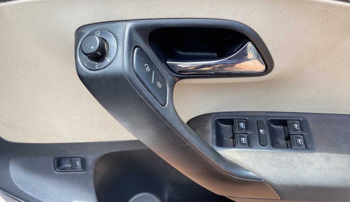 2019 Skoda Rapid AMBITION 1.6 MPI AT, Petrol, Automatic, 19,355 km, Driver Side Door Panels Control