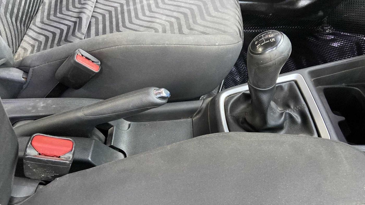 2018 Maruti Swift VXI, Petrol, Manual, 37,780 km, Gear Lever