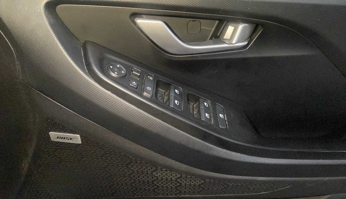 2022 Hyundai Creta SX (O) 1.4 TURBO DCT, Petrol, Automatic, 9,555 km, Driver Side Door Panels Control