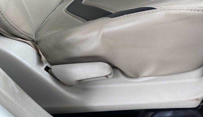 2018 Maruti Celerio VXI, Petrol, Manual, 21,075 km, Driver Side Adjustment Panel