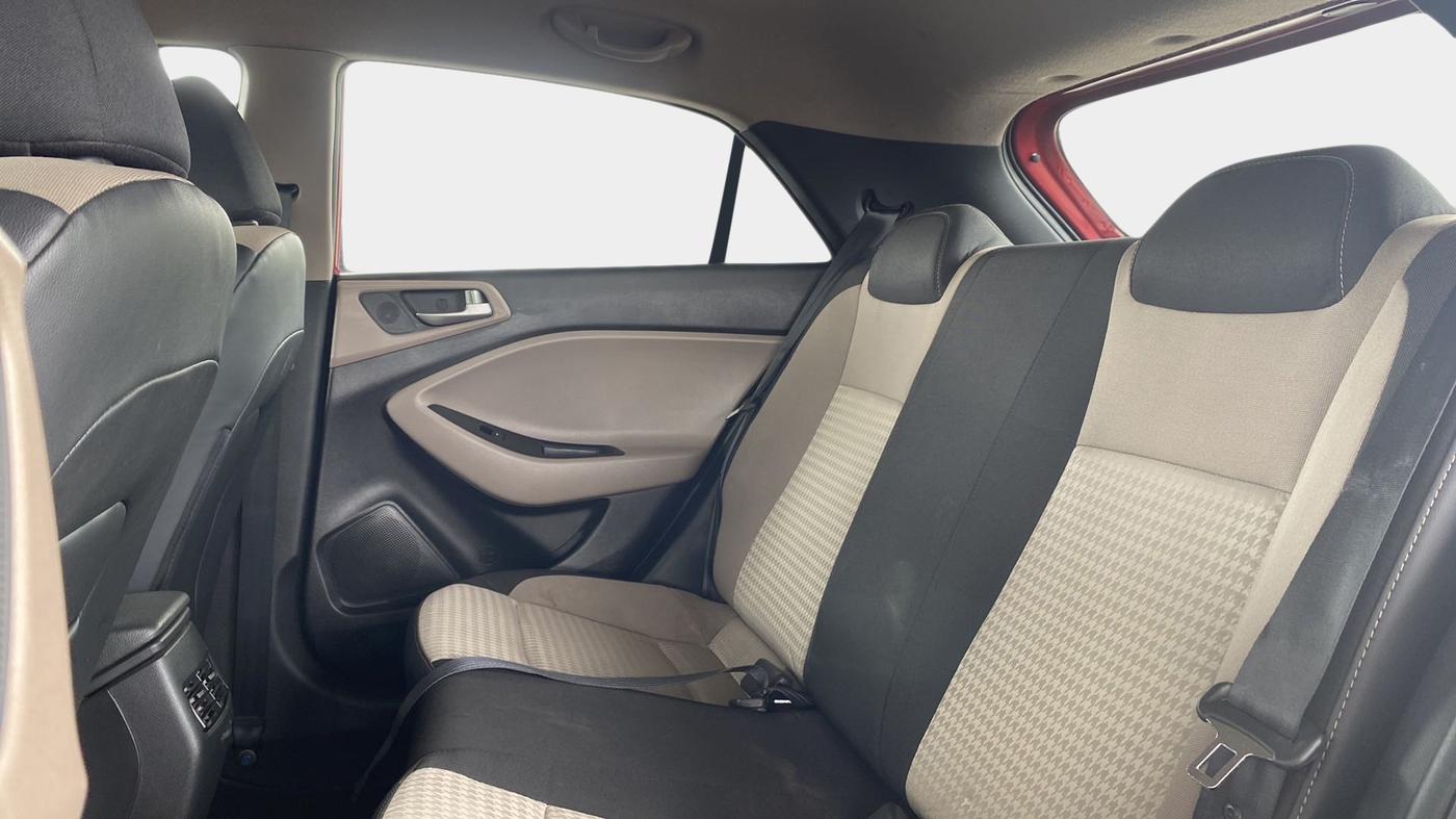 2019 Hyundai Elite i20 SPORTZ PLUS 1.2, Petrol, Manual, 30,787 km, Right Side Rear Door Cabin