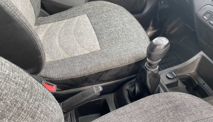 2018 Renault Kwid RXT 1.0, CNG, Manual, 41,056 km, Gear Lever