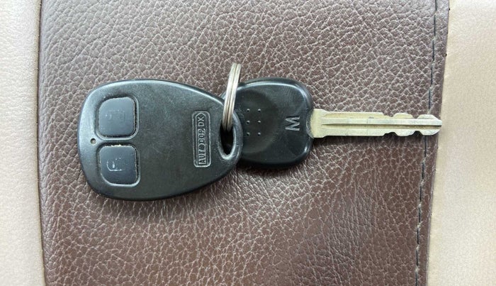 2014 Hyundai Eon MAGNA +, Petrol, Manual, 29,940 km, Key Close Up