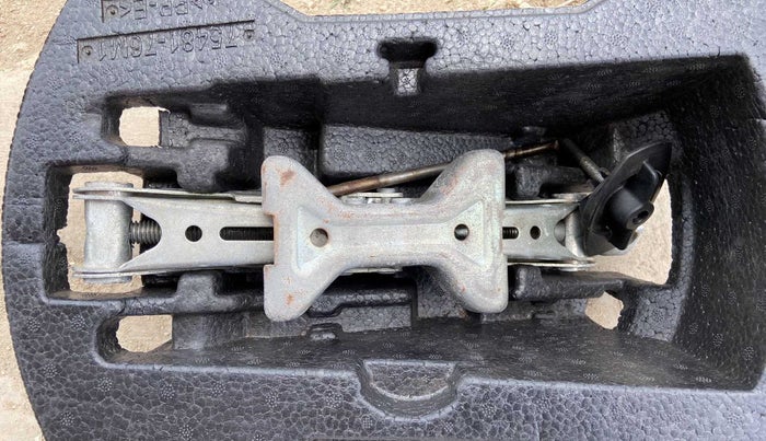 2015 Maruti Celerio ZXI AMT, Petrol, Automatic, 95,209 km, Dicky (Boot door) - Tool missing
